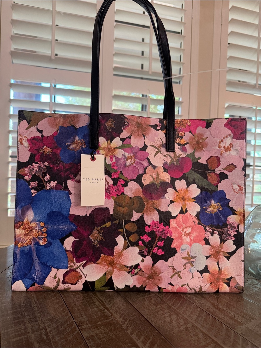 NWT, Ted Baker gorgeous  “ The Icon Tote “ in a large floral Tote .